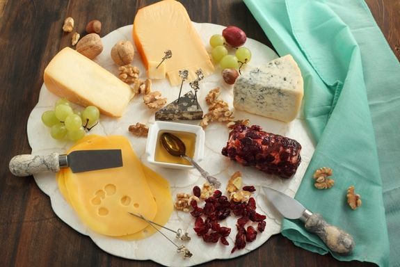 Сырный этикет: как есть сыр правильно!